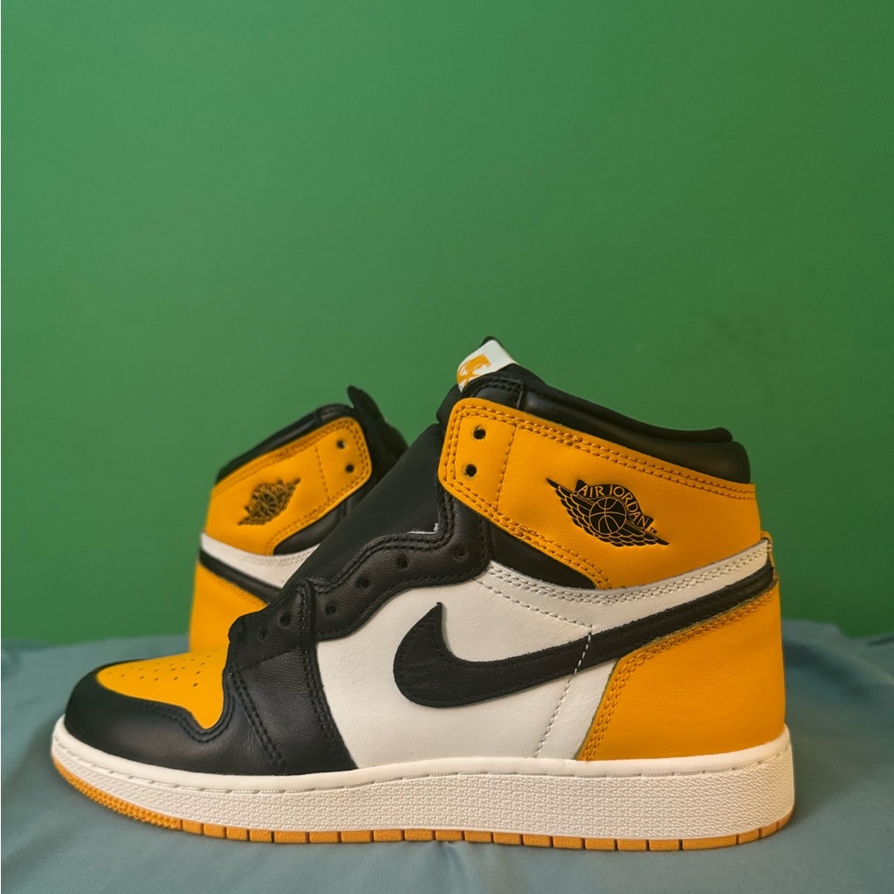 Nike Air Jordan 1 High Taxi Size 7